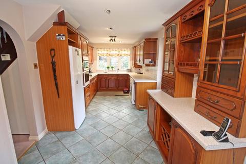 4 bedroom detached house for sale, Castle Close, Bromley, BR2
