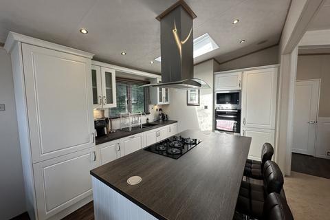 undefined, Plas Coch, Llanfairpwll, Anglesey, LL61