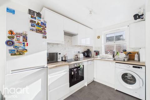 3 bedroom apartment for sale, Britton Gardens, Bristol
