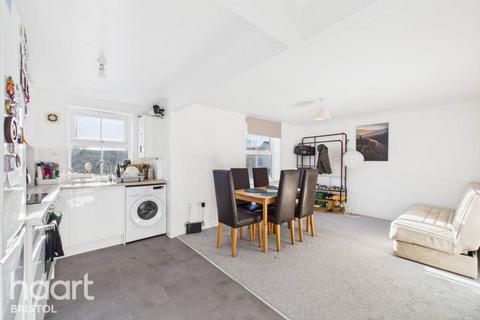 3 bedroom apartment for sale, Britton Gardens, Bristol
