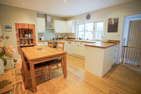 3 bedroom character property for sale, Springhall Road, Sawbridgeworth, CM21
