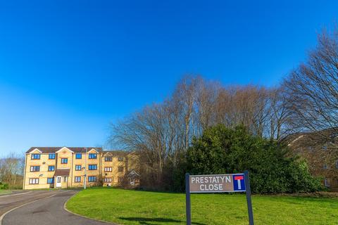 2 bedroom apartment to rent, Prestatyn Close Stevenage SG1