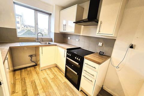 2 bedroom apartment to rent, Prestatyn Close Stevenage SG1