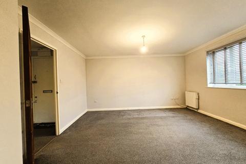 2 bedroom apartment to rent, Prestatyn Close Stevenage SG1