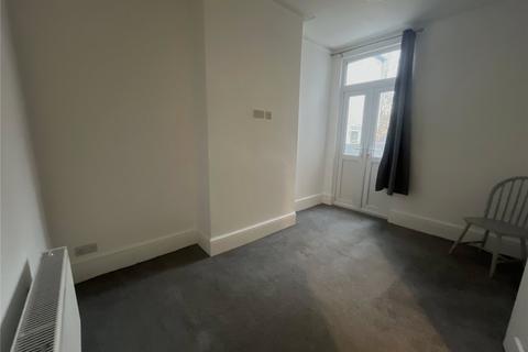 3 bedroom terraced house to rent, Balmoral Road, Gillingham, Kent, ME7