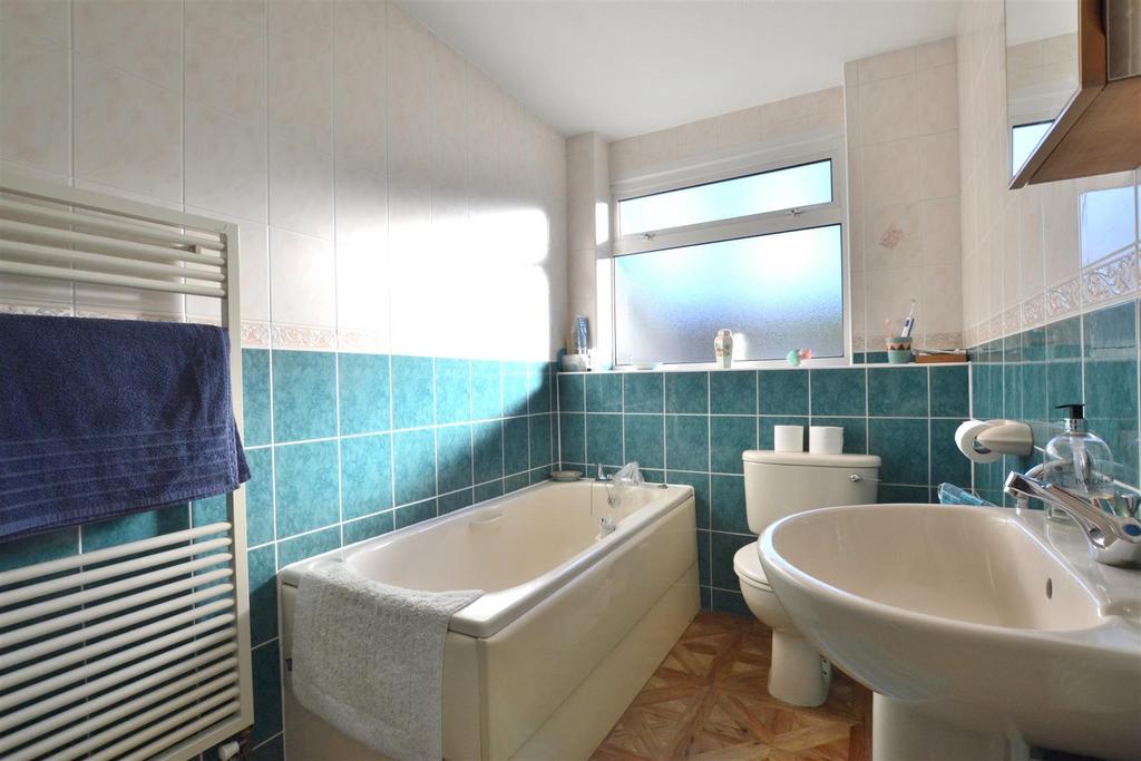 Bathroom.JPG