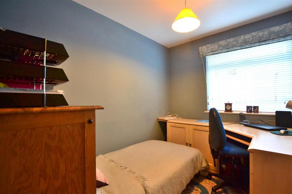 Bedroom 3 .JPG