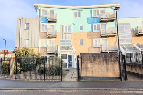 2 bedroom flat to rent, Stratfield Road, Slough
