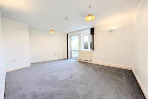 2 bedroom flat to rent, Stratfield Road, Slough