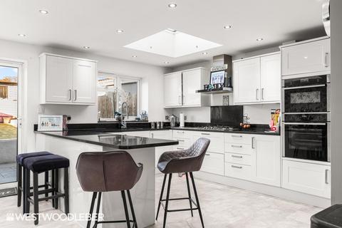 5 bedroom end of terrace house for sale, Home Close, Broxbourne EN10