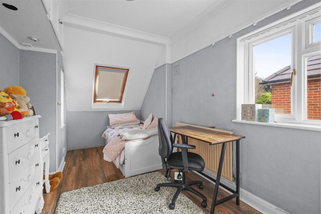 40 White Close, HP13 5 NG-1.jpg
