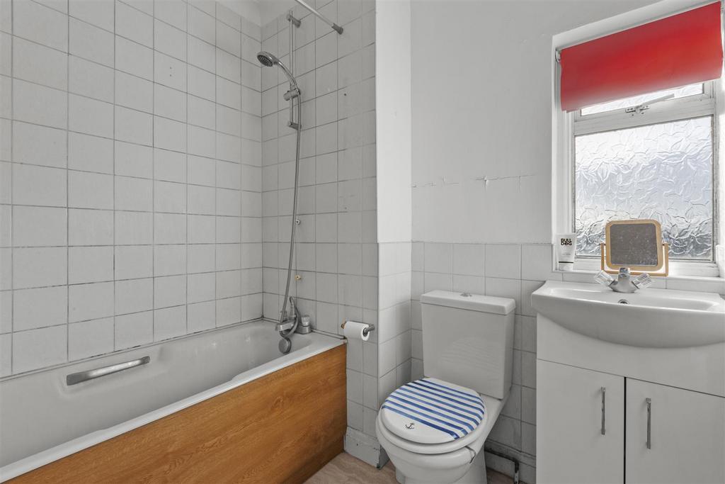 40 White Close, HP13 5 NG-4.jpg
