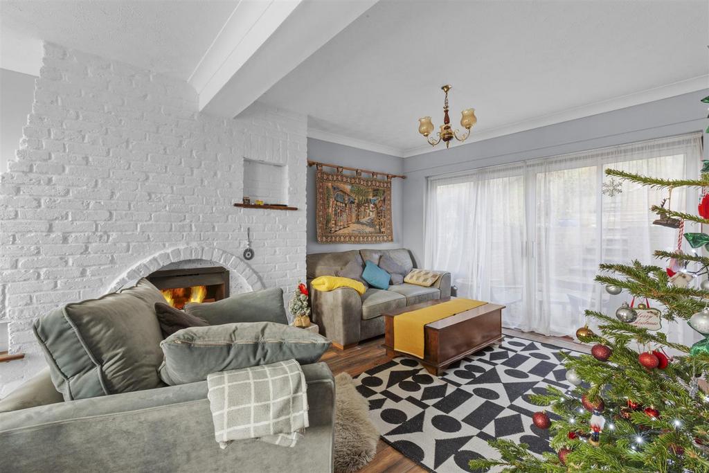 40 White Close, HP13 5 NG-8.jpg