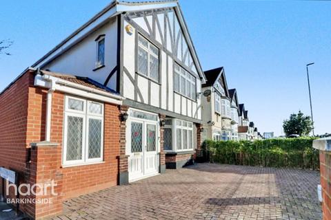 4 bedroom detached house for sale, Woodford Avenue, Gants Hill