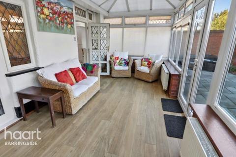 4 bedroom detached house for sale, Woodford Avenue, Gants Hill