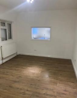 undefined, Syon Lane, Isleworth TW7