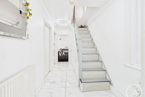 3 bedroom end of terrace house for sale, Lupton Avenue, Leeds