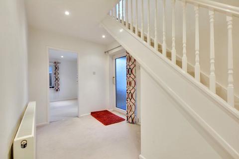4 bedroom detached house to rent, Nursery Drive, Carlton, Nottingham, NG4 3RZ