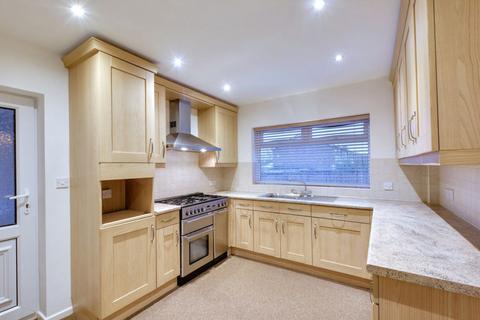 4 bedroom detached house to rent, Nursery Drive, Carlton, Nottingham, NG4 3RZ