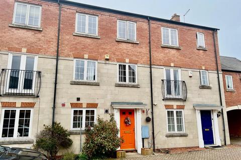 4 bedroom townhouse for sale, Thistle Drive, Desborough, Kettering