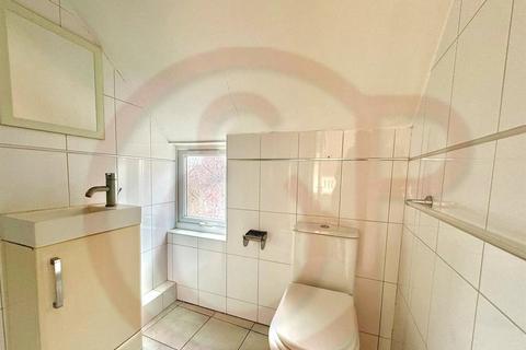 undefined, Emanuel Avenue, Acton, W3
