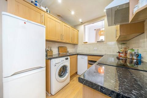 2 bedroom flat for sale, Cleveland Gardens, London W2