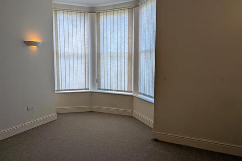 1 bedroom apartment to rent, Tors Road
