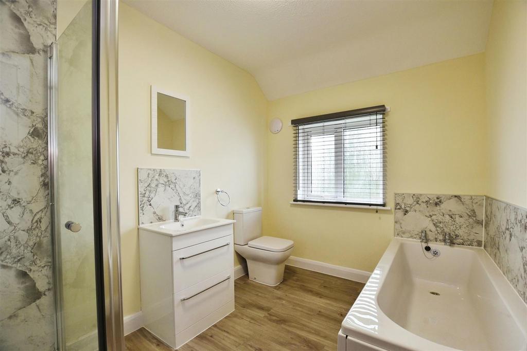 Bathroom.JPG