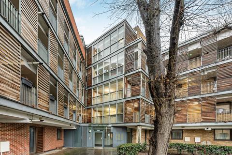 2 bedroom apartment to rent, oberon court, London, E6