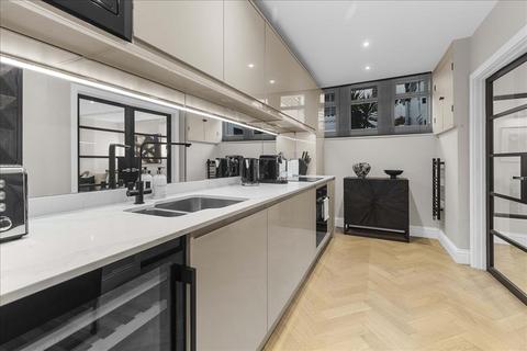 2 bedroom mews to rent, Spear Mews, London, Royal Borough of Kensington and Chelsea, SW5