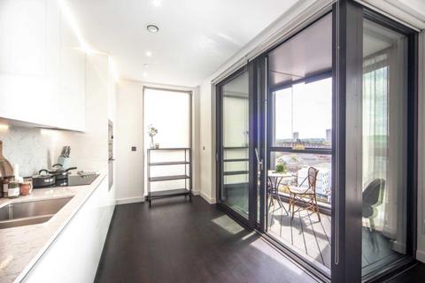 2 bedroom flat to rent, Charles Clowes Walk, London SW11