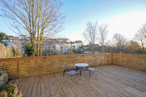 1 bedroom flat for sale, Quarry Crescent, Hastings