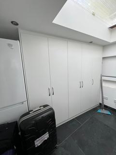 Studio to rent, Riverside Walk, Isleworth TW7
