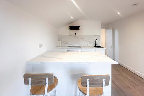 1 bedroom flat to rent, Peak Hill, London, SE26