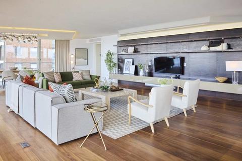 4 bedroom flat to rent, East Smithfield