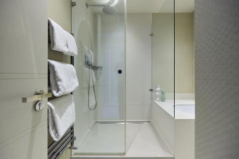 4 bedroom flat to rent, East Smithfield