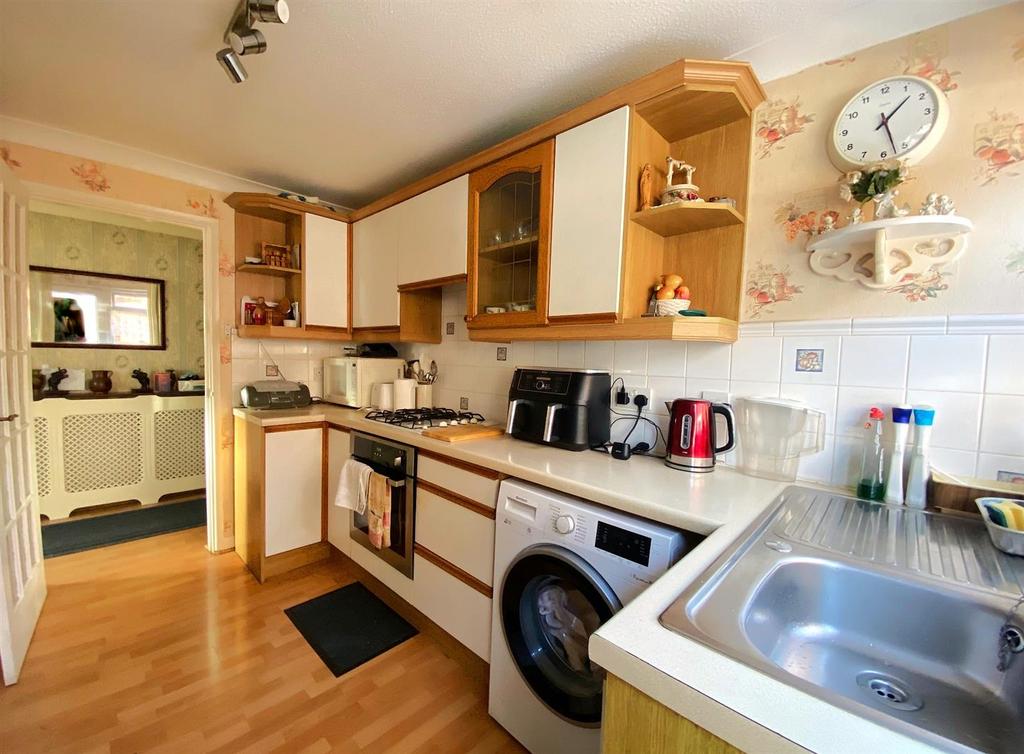 61 College Rd - Kitchen2.jpg