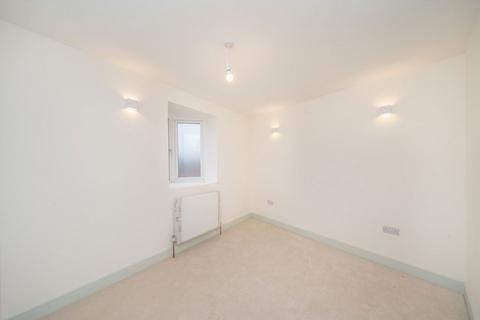 2 bedroom flat to rent, Mitcham Road, Tooting SW17
