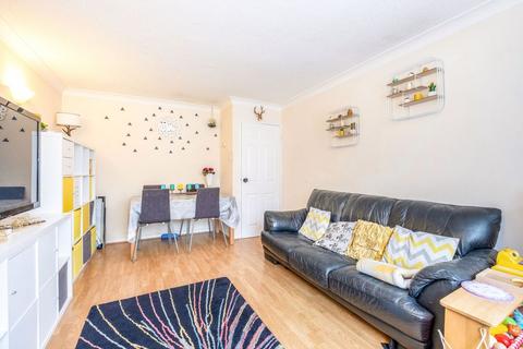 2 bedroom flat to rent, Henley Drive, Frimley Green, Camberley, GU16
