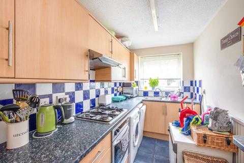 2 bedroom flat to rent, Henley Drive, Frimley Green, Camberley, GU16