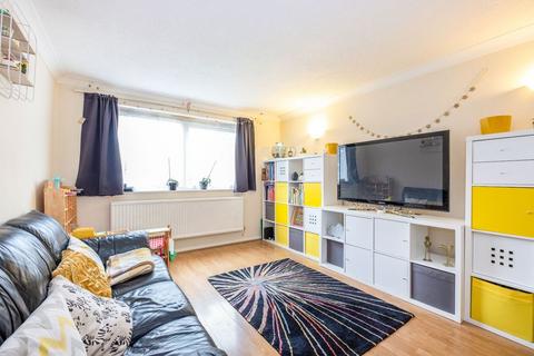 2 bedroom flat to rent, Henley Drive, Frimley Green, Camberley, GU16