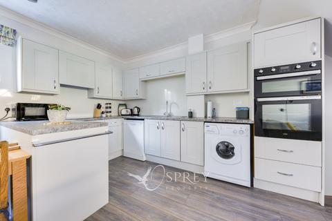 2 bedroom terraced house to rent, West Street, Peterborough PE8