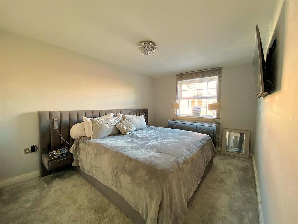 3 Jasmine Way - Bed3.jpg