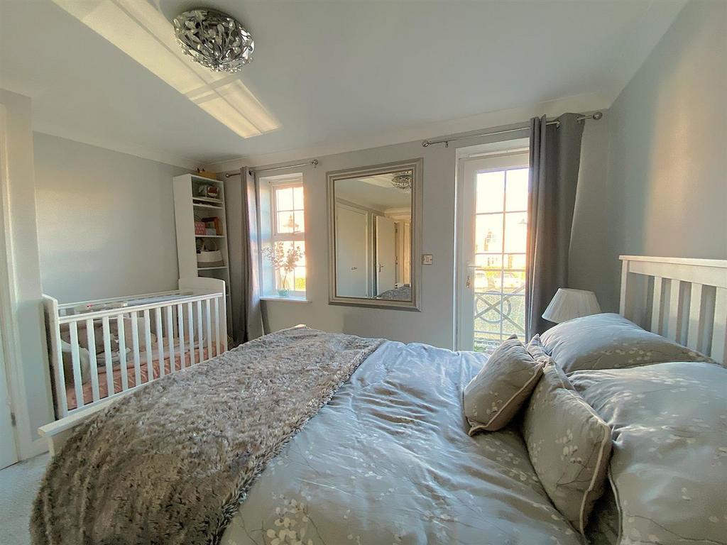 3 Jasmine Way - Bed2.jpg