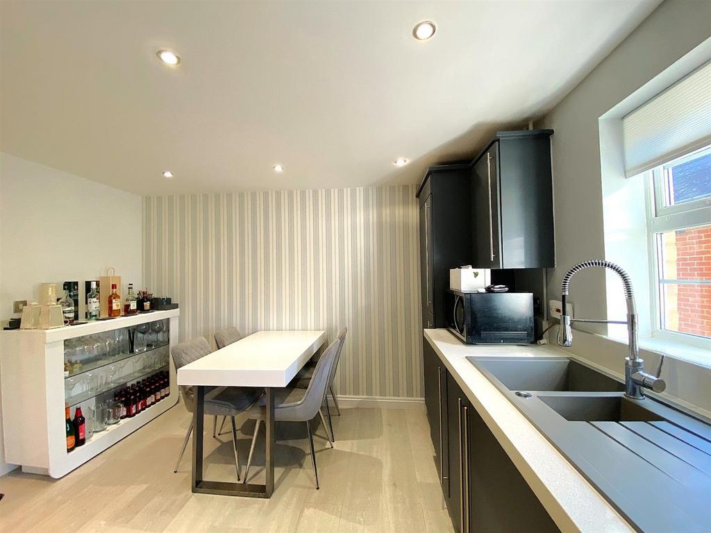 3 Jasmine Way - Kitchen3.jpg