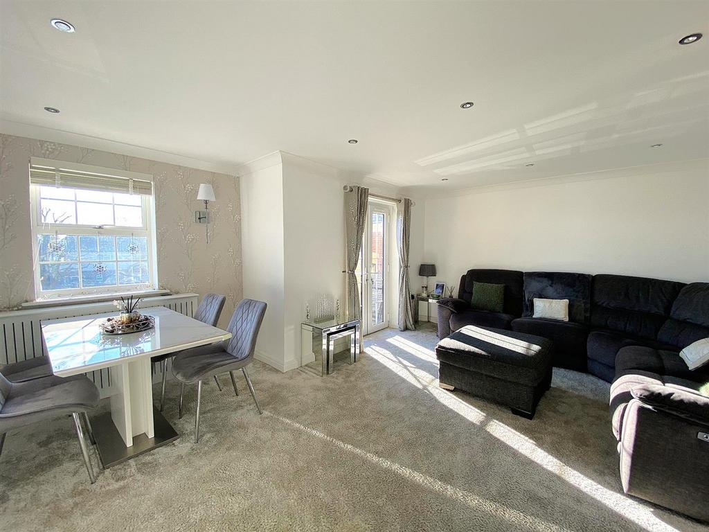 3 Jasmine Way - Lounge2.jpg
