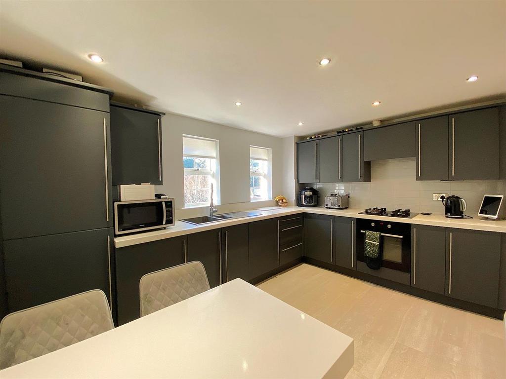 3 Jasmine Way - Kitchen1.jpg