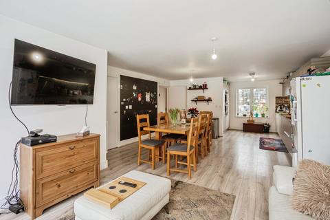 undefined, Threadneedle Way, Newark NG24