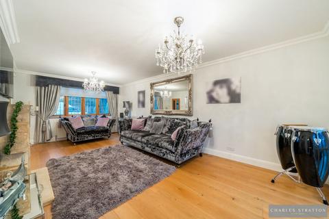 undefined, Parkway, Gidea Park