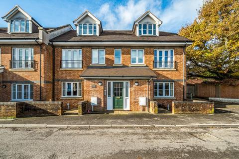 2 bedroom flat for sale, Wey Hill, Haslemere, Surrey, GU27